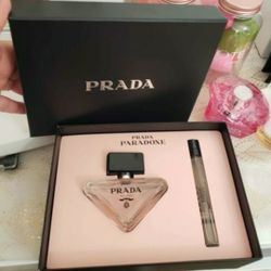 PRADA WOMEN'S  PERFUME  SET 