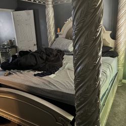 Huge King Size /matching Night Stand