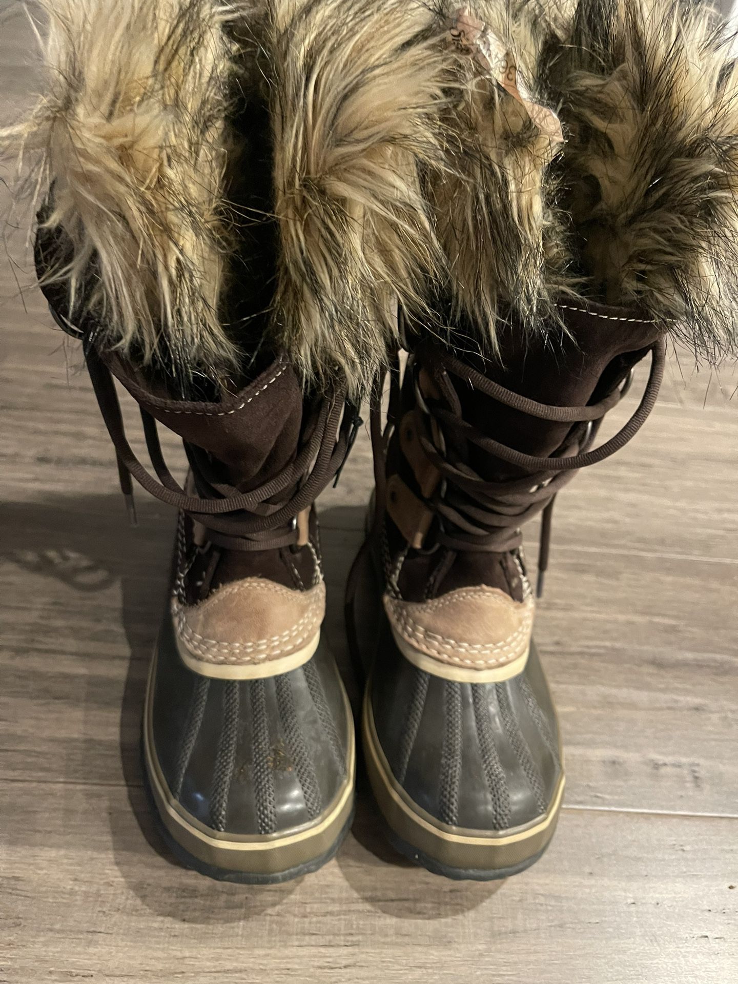 SOREL snow Boot Women’s Size 7 / Willing To Negotiate 