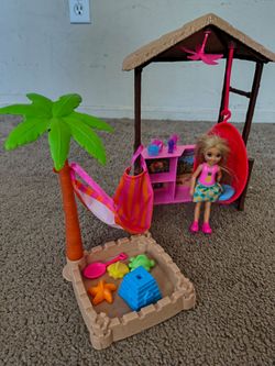 Barbie Dreamhouse Adventures Chelsea Doll Tiki Hut Playset + Doll
