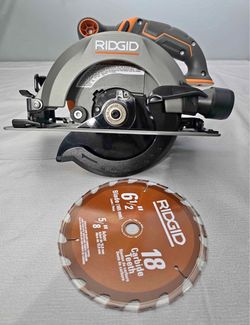 Ridgid 18V Cordless 6 1/2 in. Circular Saw tool only with blade