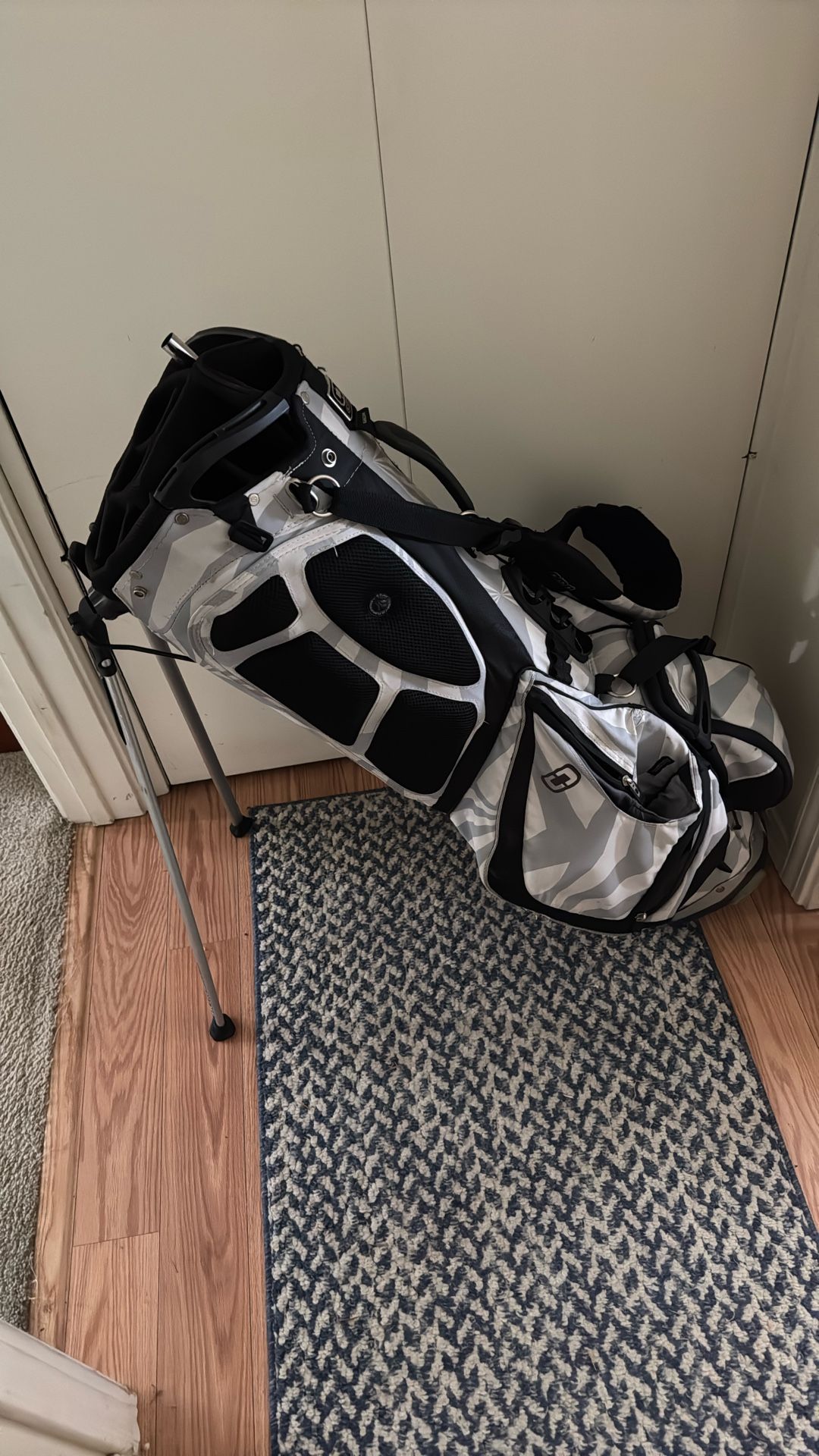 Ogio Golf Bag Grom Ultralite Retractable Legs Cover