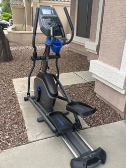 Horizon Fitness 7.0 AE Elliptical – Bluetooth, Adjustable Incline