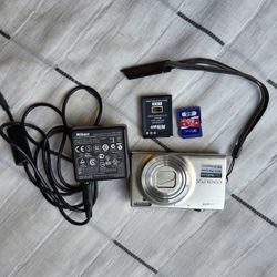 Nikon COOLPIX S6100 16 MP Wide 7x Zoom Touch~Battery/Charger/ SD Card