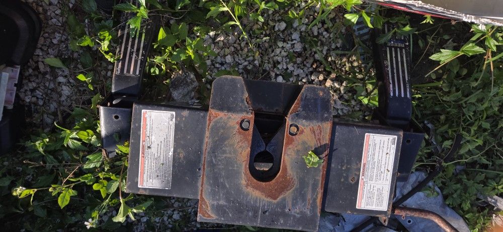 Reese 5th Wheel Trailer Hitch