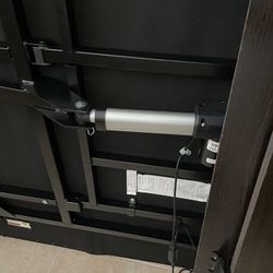 Brand New ADJUSTABLE QUEEN MATTRESS BASE