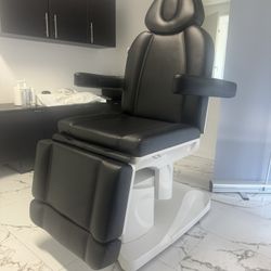 Adjustable Massage Chair - Perfect For Medapa  Or Esthetician 