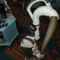 Shark Navigator Lift-Away NV357 – Upright Vacuum with HEPA