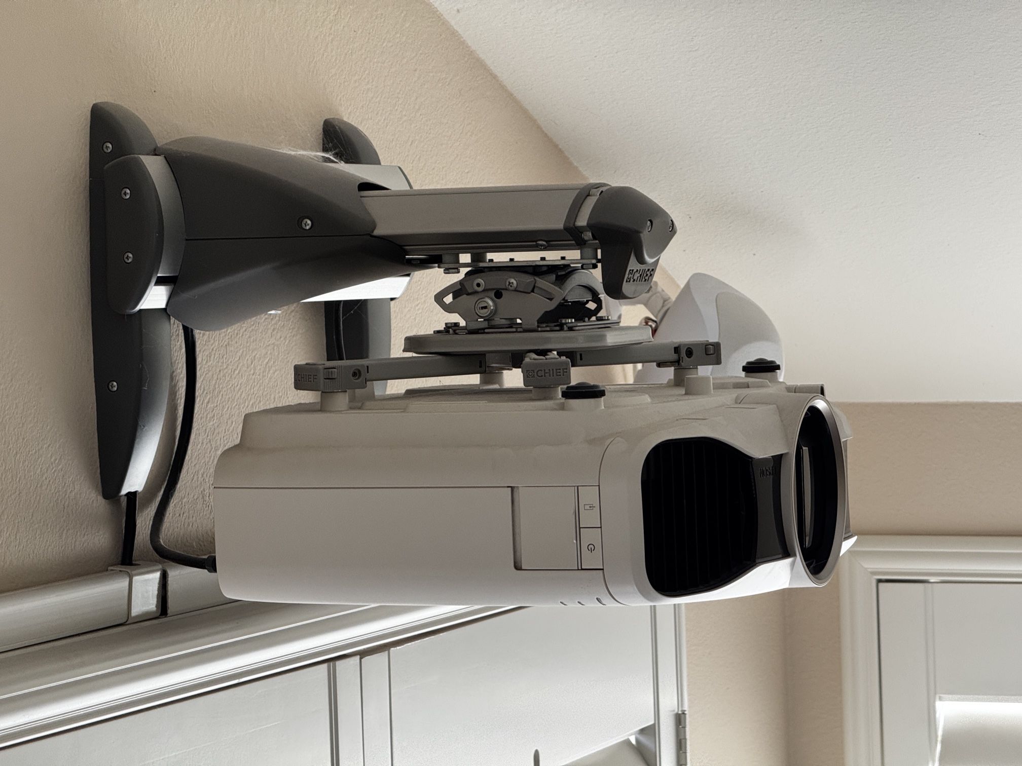 Chief Projector Mount WM 210AUS
