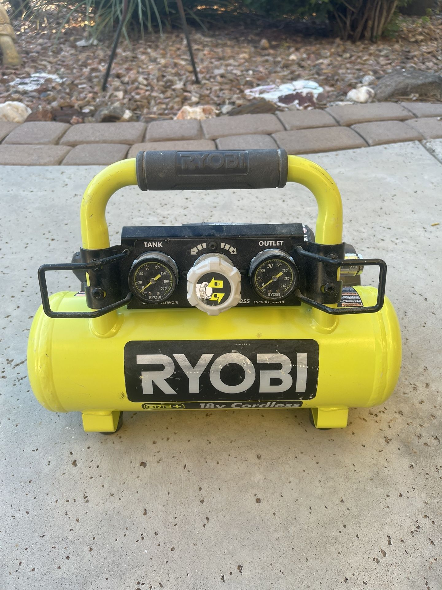 Ryobi 18V Cordless 1 Gallon Portable Air Compressor