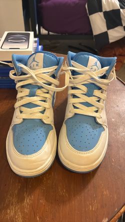 Air Jordan 1 Mid White University Blue