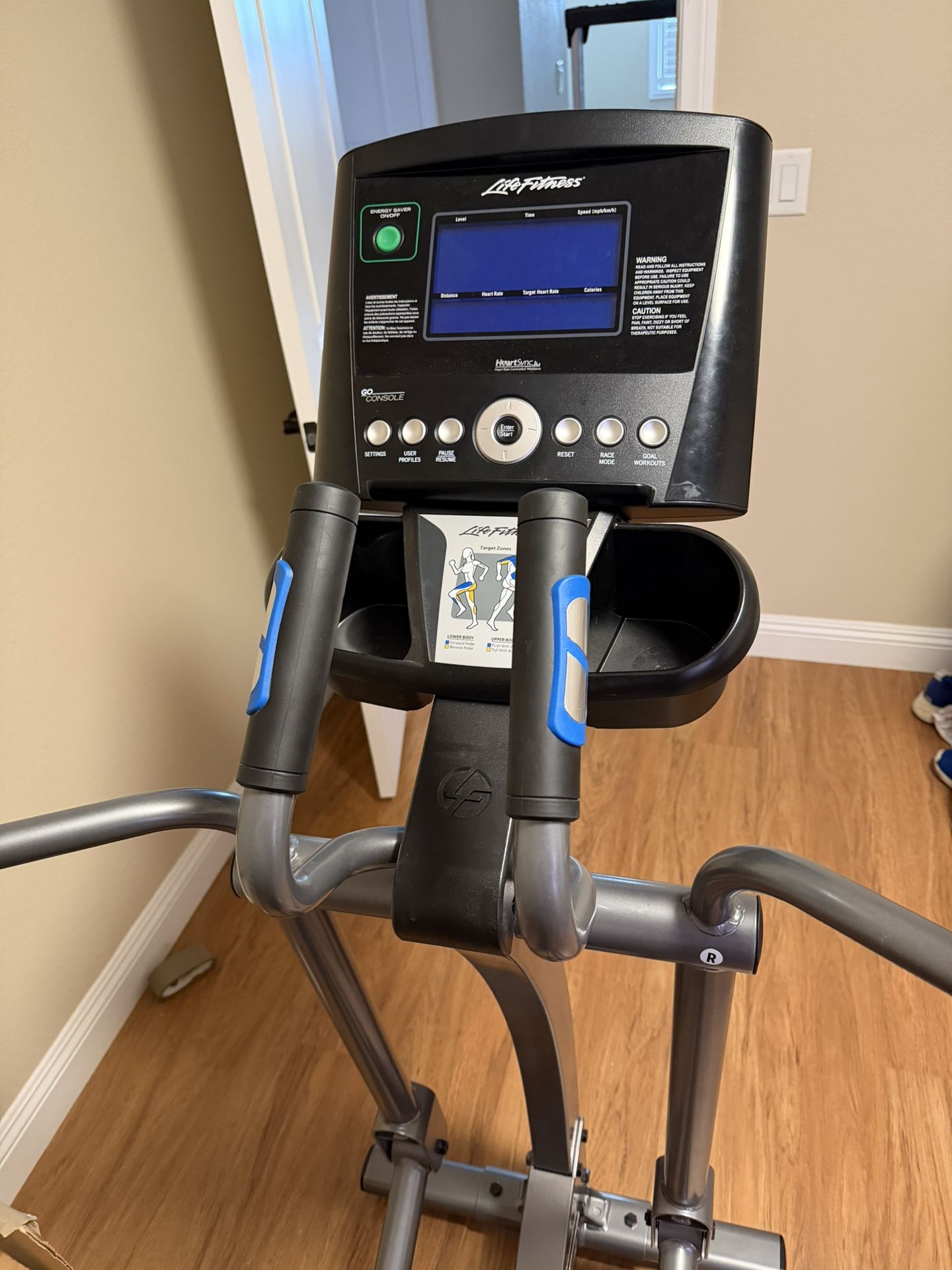 Life Fitness E1 Elliptical Cross-Trainer with Go Console – Excellent Condition
