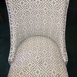 Accent chairs