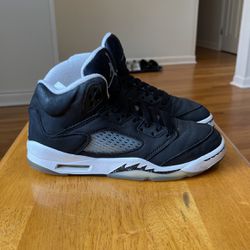 ALMOST NEW CONDITION JORDAN RETRO 5 Size 5Y Or Will Fit 6.5 Women