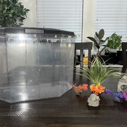 Fish Tank with 6 decorations