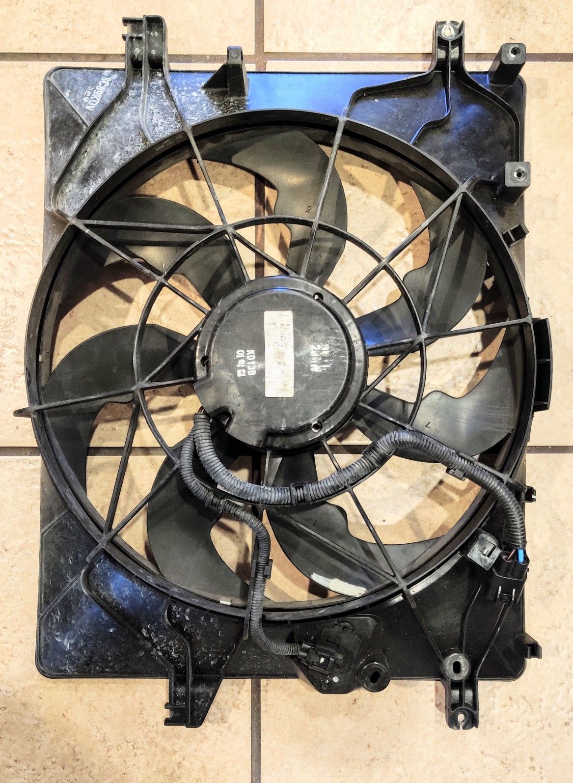 Used Auxiliary fan assembly for Hyundai Genesis