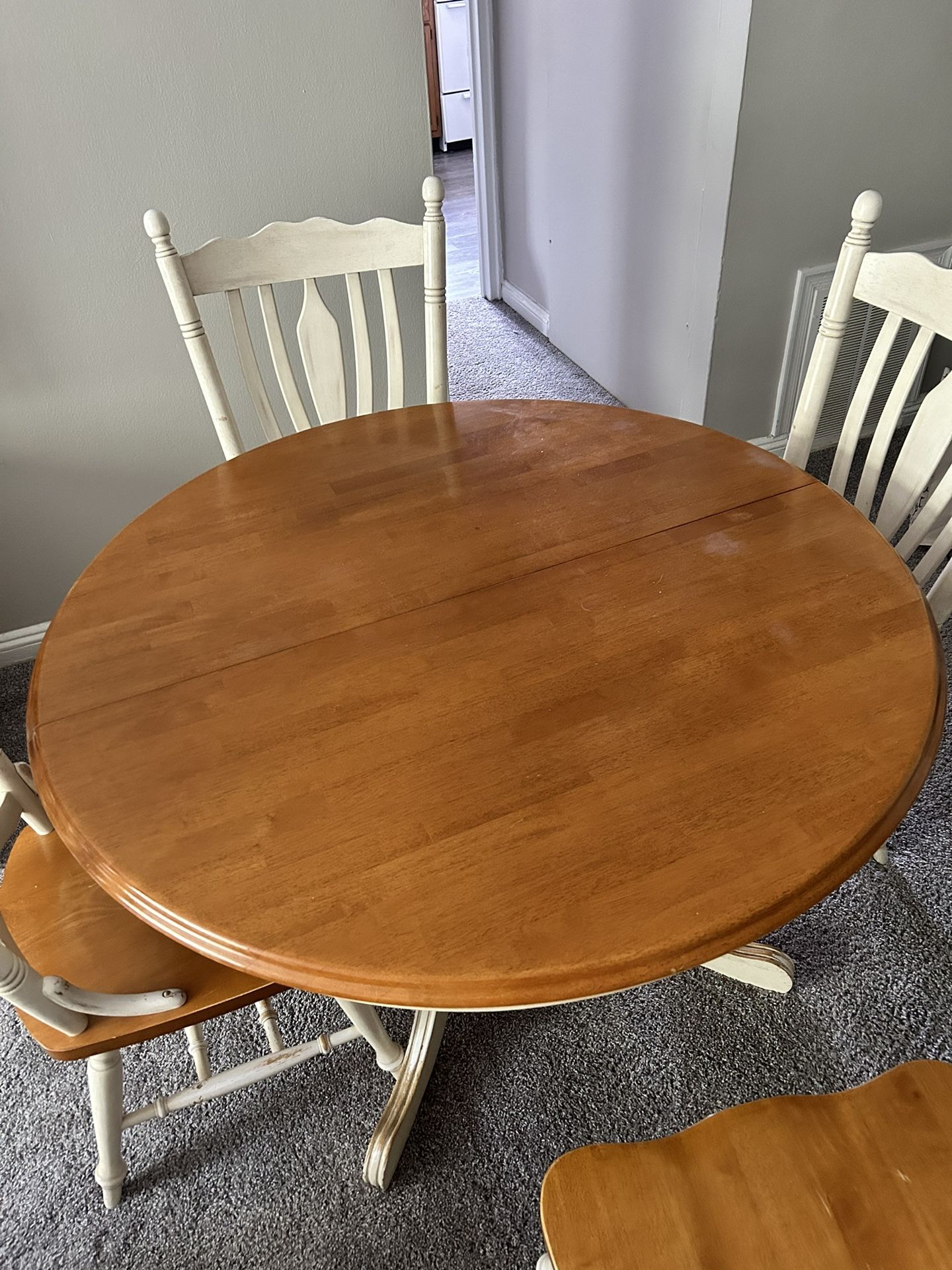 Kitchen Table With 4 Chairs