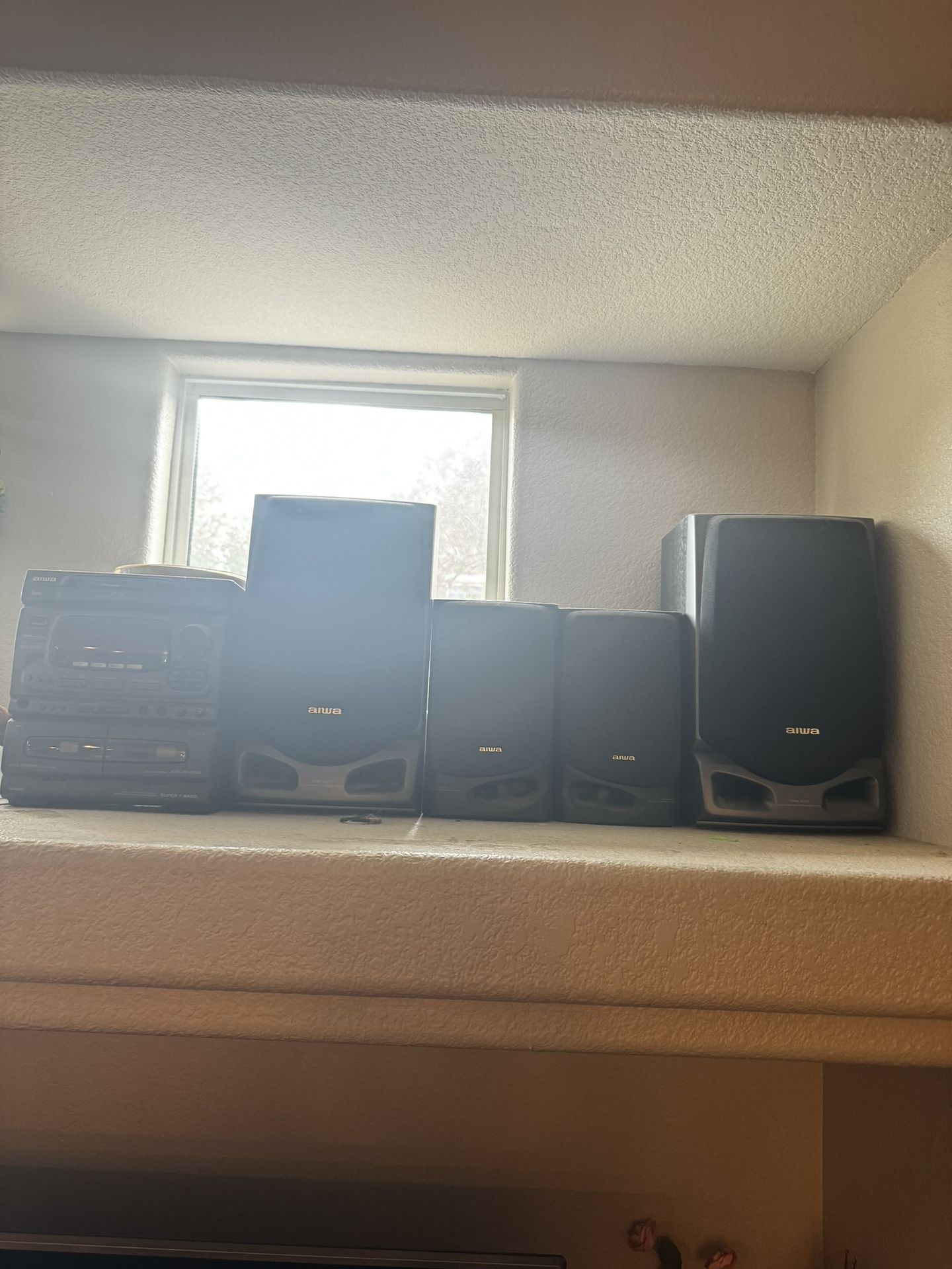 aiwa stereo and speaker set