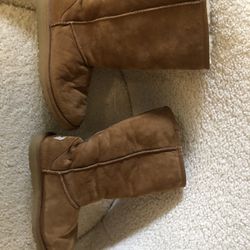 UGGs Size 5