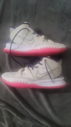 Kyrie size 10 in mens