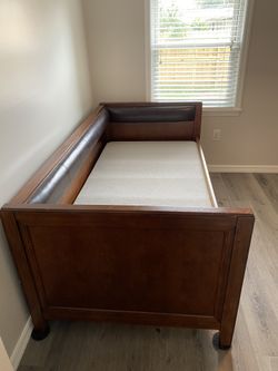 Wood daybed/couch