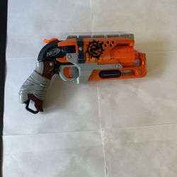 Nerf Gun Zombie Strike 