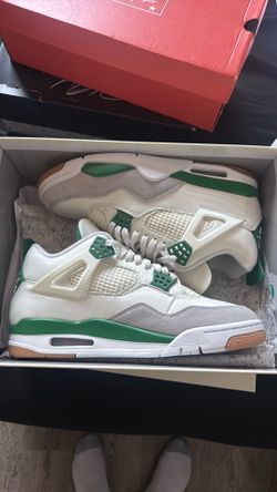NIKE AIR JORDAN 4 “Pine Green”
