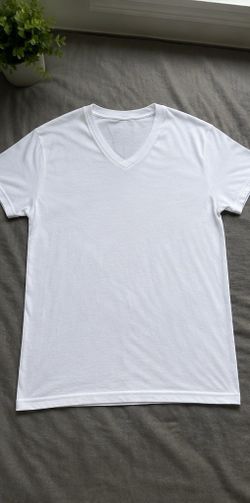 Hanes White V-Neck T-Shirts Size Small