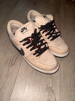 10.5 Nike dunks A&P