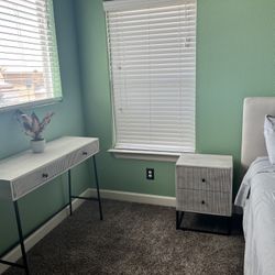 Bedroom Modern Night Stand And Desk