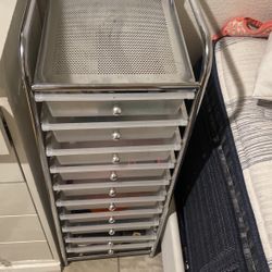 10 Drawer Rolling Cart