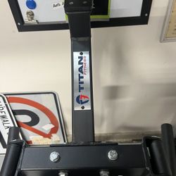 TITAN Shoulder Press/Delt Raise Machine