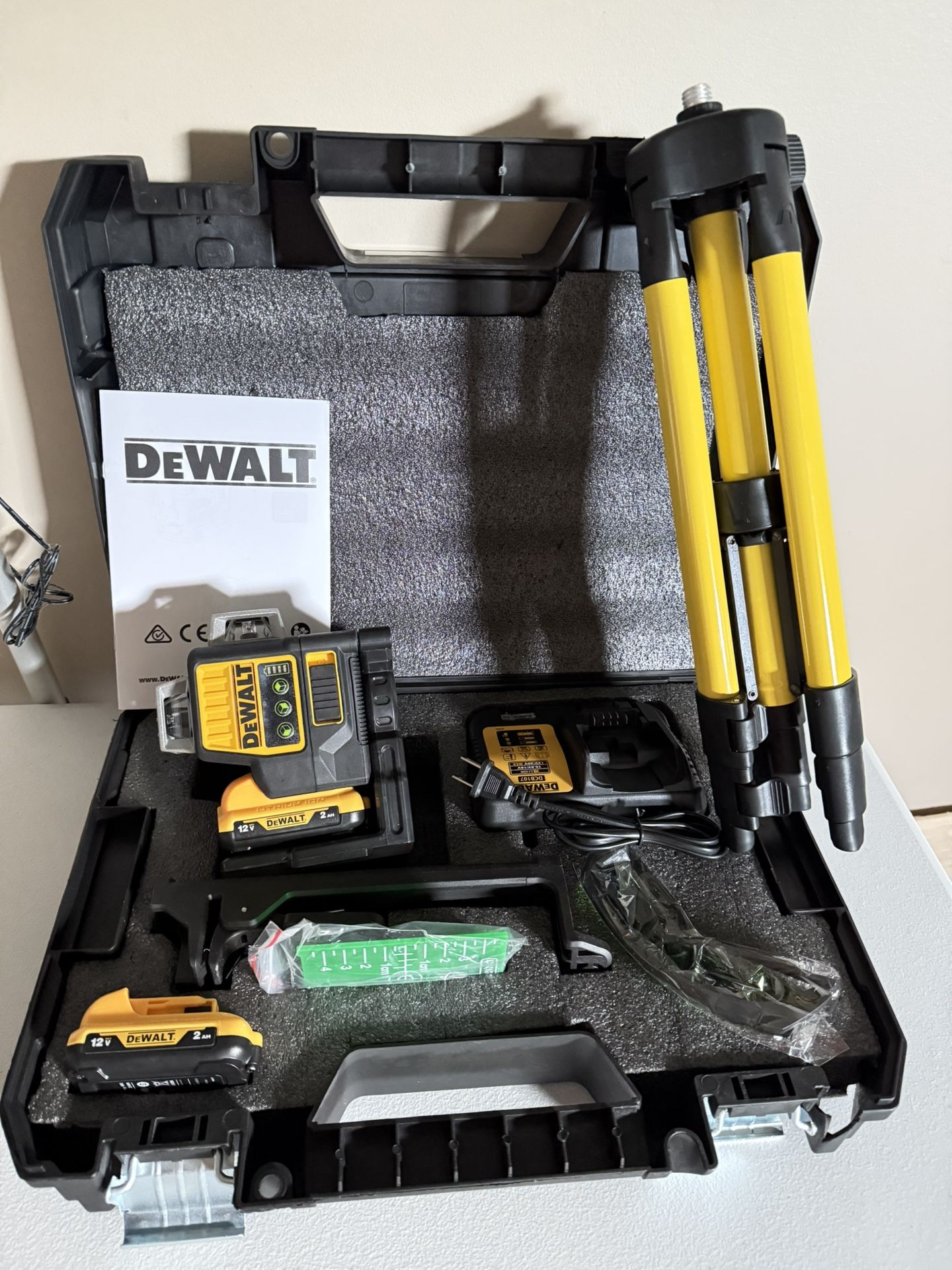 Brand New! Self-Leveling 360° Green Beam Laser Level Kit