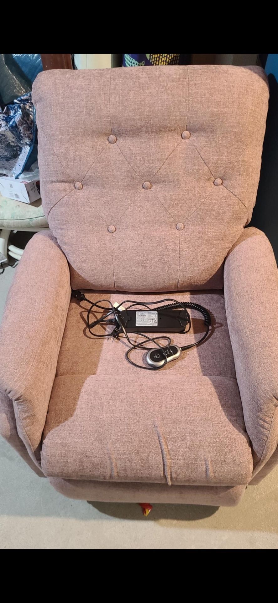 La-Z-Boy electric recliner brand new