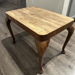 Vintage/Antique Wood Accent Side Table - Unique Cabriole Legs (Minor Flaw)