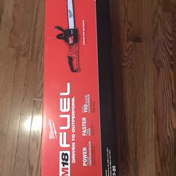 Milwaukee Fuel M18 16” Chainsaw Tool Olny $200 Firm 