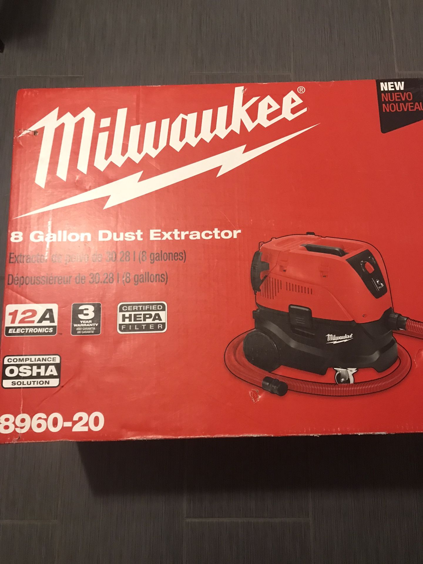 Milwaukee 8 Gallon Dust Extractor Brand New
