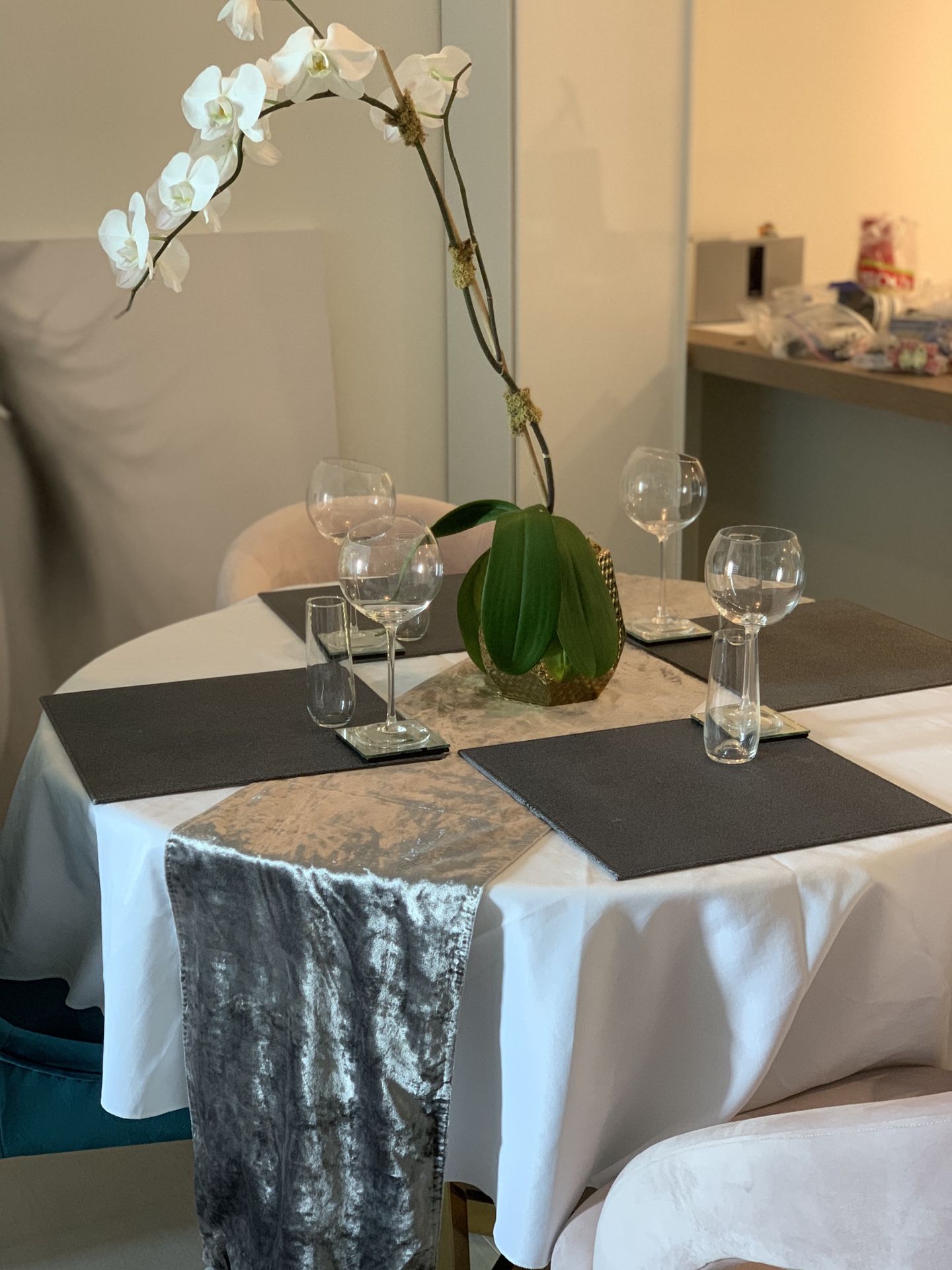 Z GALLERIE Table Runner for Sale in Miami, FL OfferUp