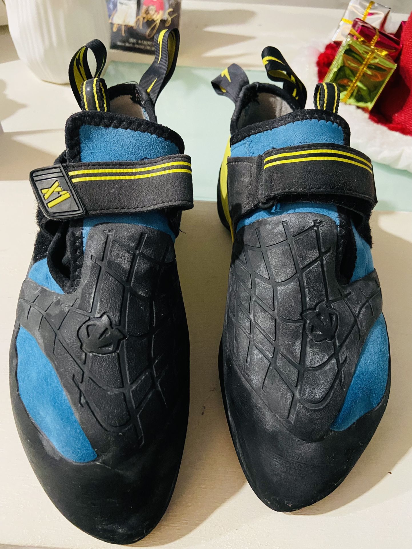 Climbing Shoes - EVOLVE X1 Trax SAS (size 10)