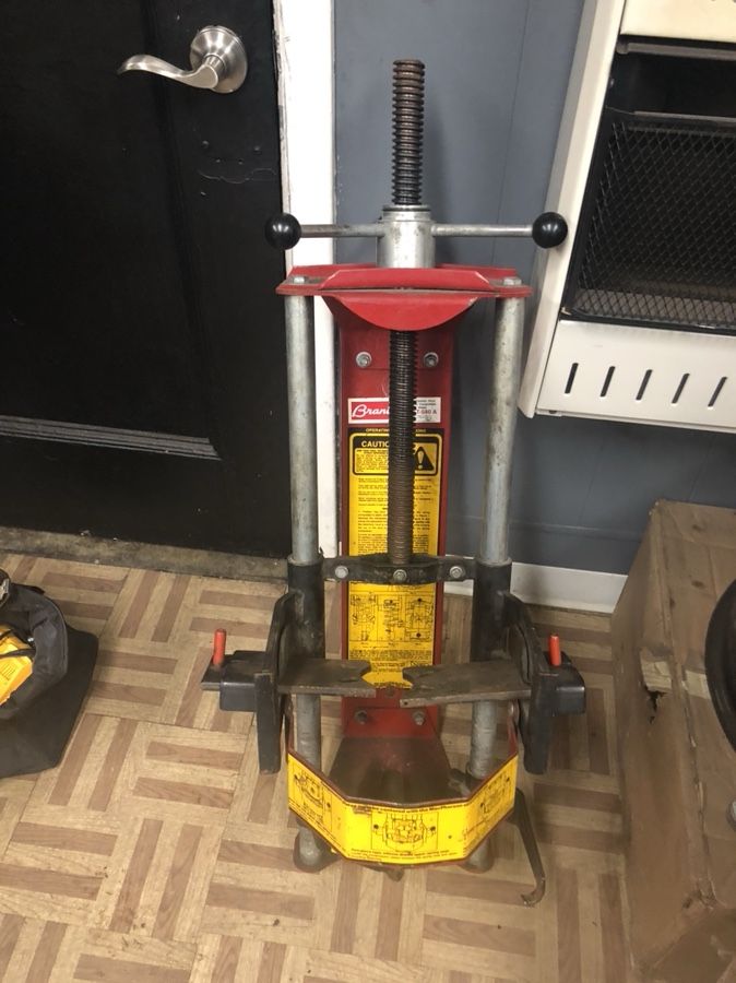 Branick MST-580A Spring Compressor