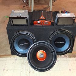 12in Amp Box With Sperkers And Amp.