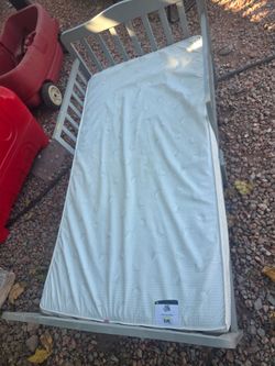 Toddler bed