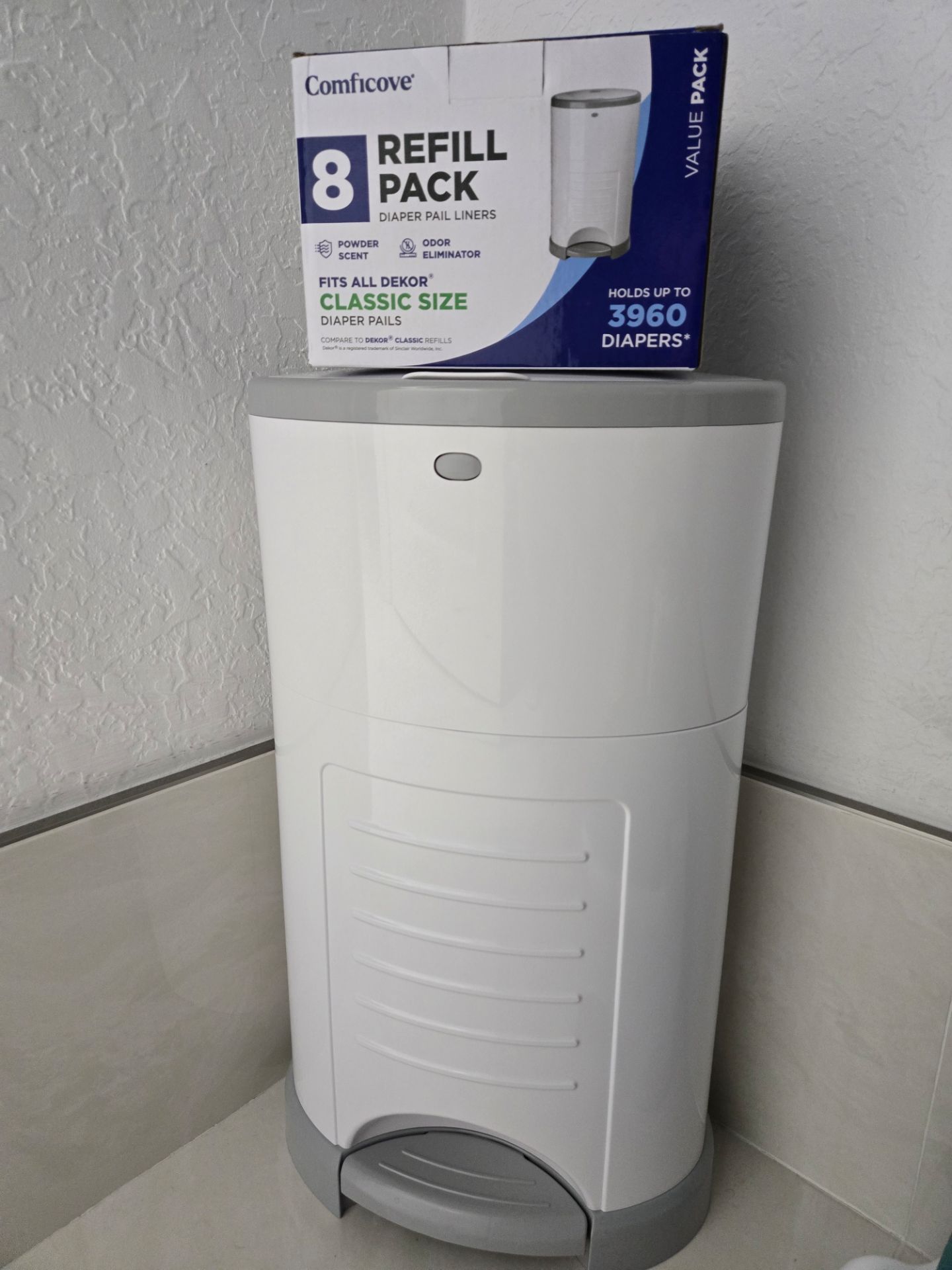 Baby Diaper pail. Basurero de panales
