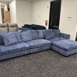 BRAND NEW SECTIONAL COUCH WITH OTTOMAN INCLUDED
