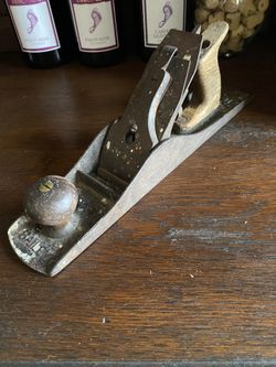 Bailey 5 1/2 from the early 1900s, Antique. Wood stripper for cutting down pieces of wood evenly.