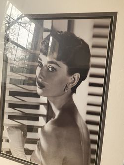 Audrey Hepburn Framed Print 28x36