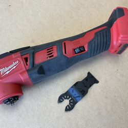 Milwaukee M18 18V Lithium-Ion Cordless Oscillating Multi-Tool (Tool-Only)
