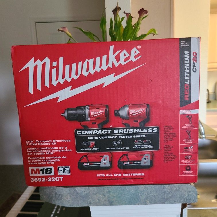 Milwaukee Drill And Impact Set