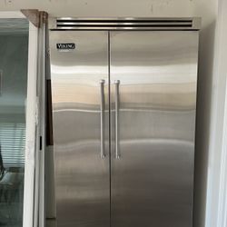 For Sale: Viking Professional 5 Series 48" Counter Depth Built-In Side-by-Side Refrigerator/Freezer