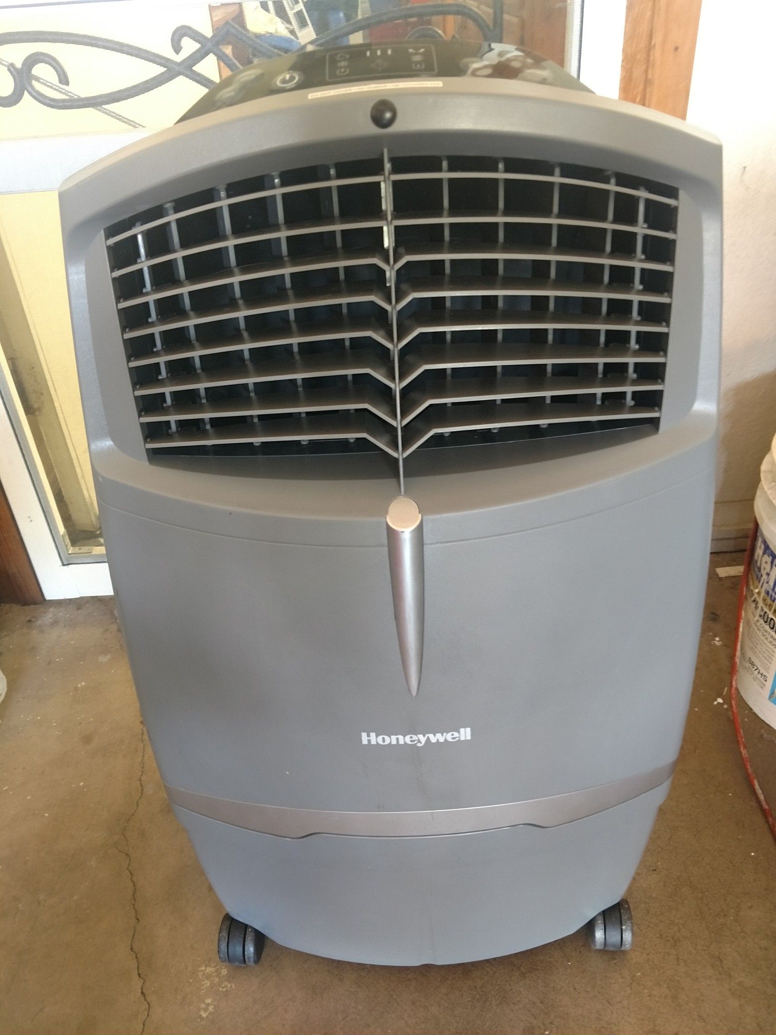 Honeywell 30 liter evaporative cooler for Sale in Tucson, AZ OfferUp